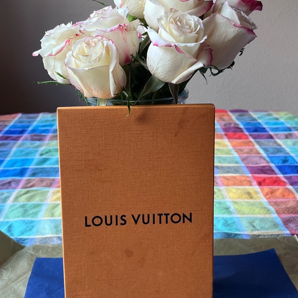 🌉 LOUIS VUITTON CITY GUIDE SAN FRANCISCO BOOK 🌉 NWT 🌉 - Picture 16 of 16